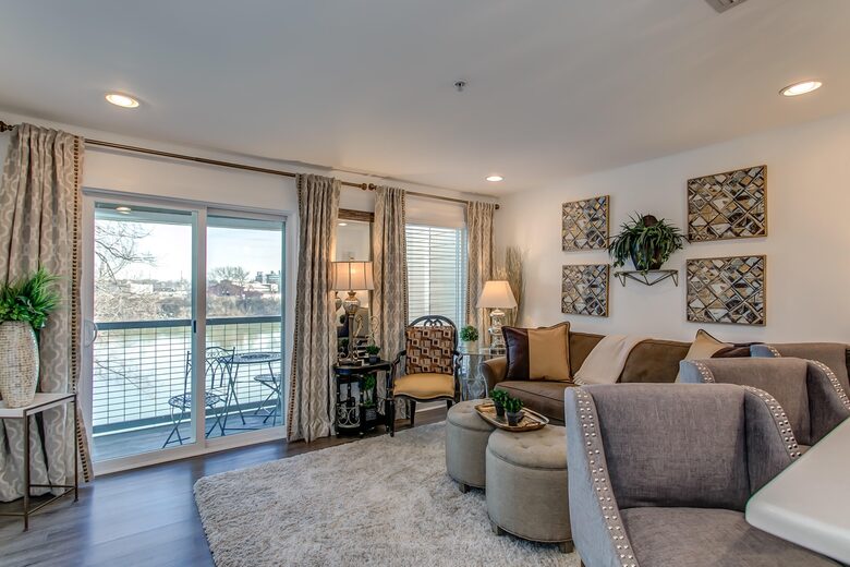 Riverfront Gold - Nashville, Tennessee