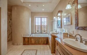 Santa Fe Mountain View Luxury - Santa Fe, New Mexico