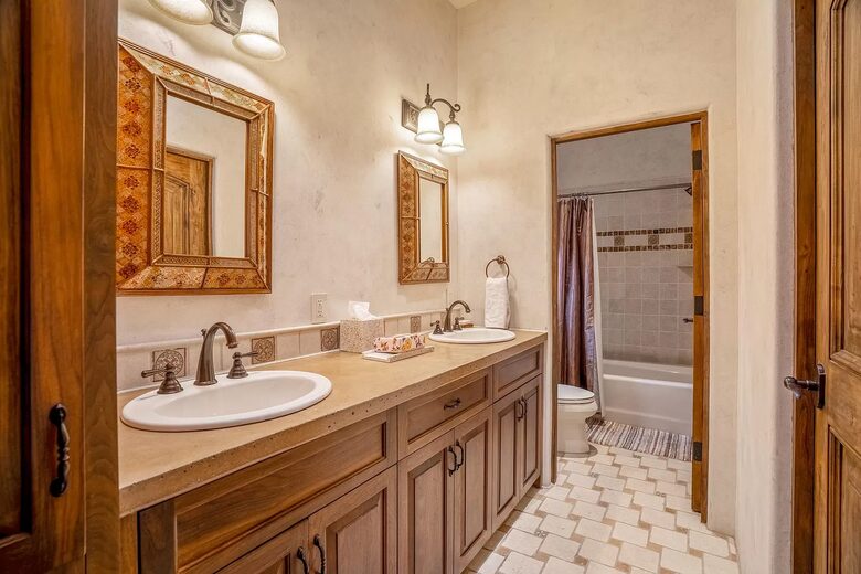 Santa Fe Mountain View Luxury - Santa Fe, New Mexico