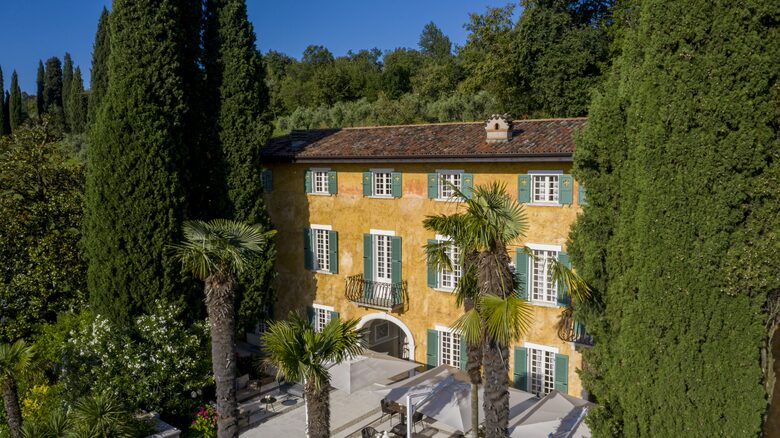 A Deluxe Suite at Borgo Il Mezzanino - Salò, Italy