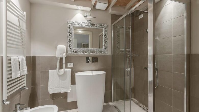 A Deluxe Suite at Borgo Il Mezzanino - Salò, Italy