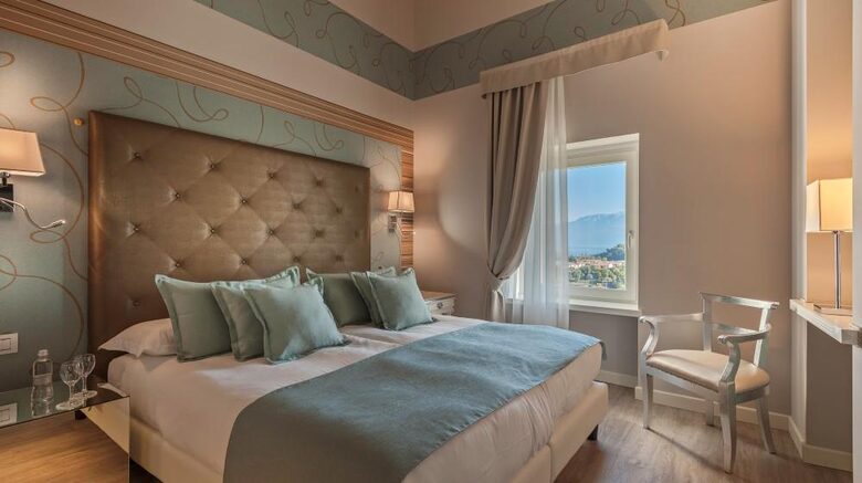 A Deluxe Suite at Borgo Il Mezzanino - Salò, Italy