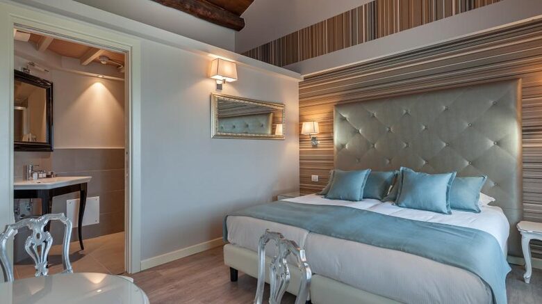 A Deluxe Suite at Borgo Il Mezzanino - Salò, Italy