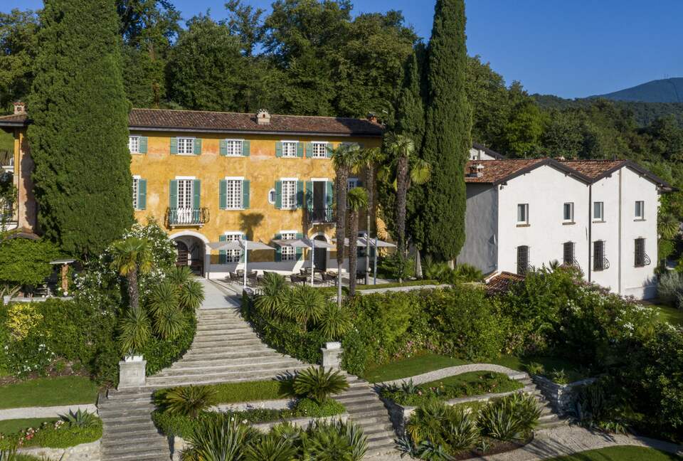 A Deluxe Suite at Borgo Il Mezzanino - Salò, Italy