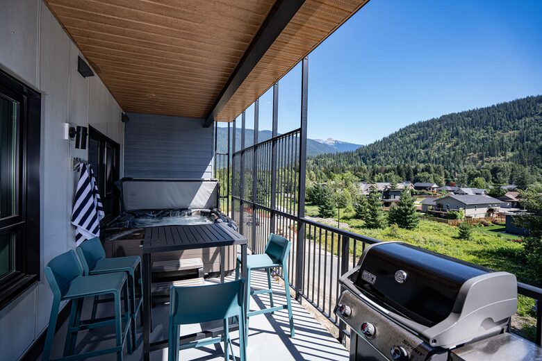 Stoked Penthouse - Revelstoke, Canada