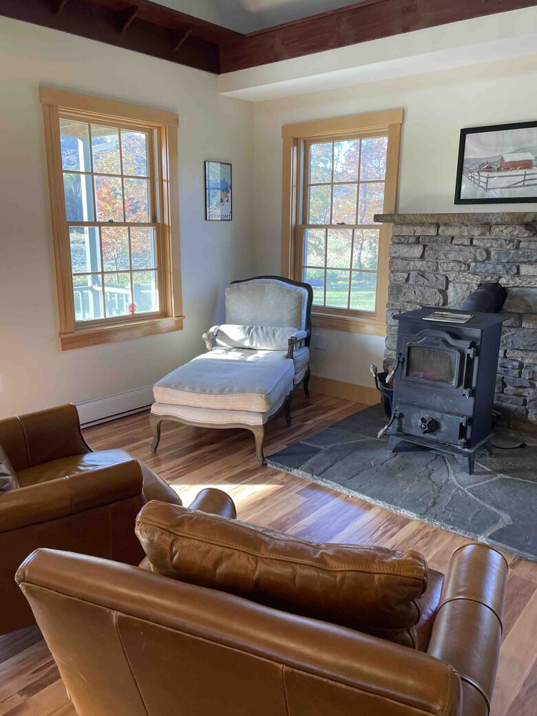 Stunning Lakeside Retreat in Green Mountains | With Hot Tub - Danby, Vermont