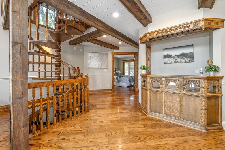 Kawartha Luxury Waterfront Home with Live-In Boathouse! - Fenelon Falls, Canada