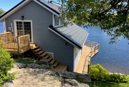 Kawartha Luxury Waterfront Home with Live-In Boathouse! - Fenelon Falls, Canada