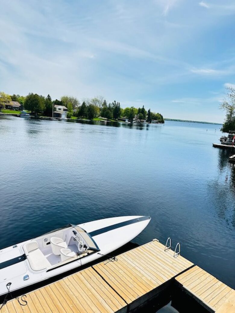 Kawartha Luxury Waterfront Home with Live-In Boathouse! - Fenelon Falls, Canada