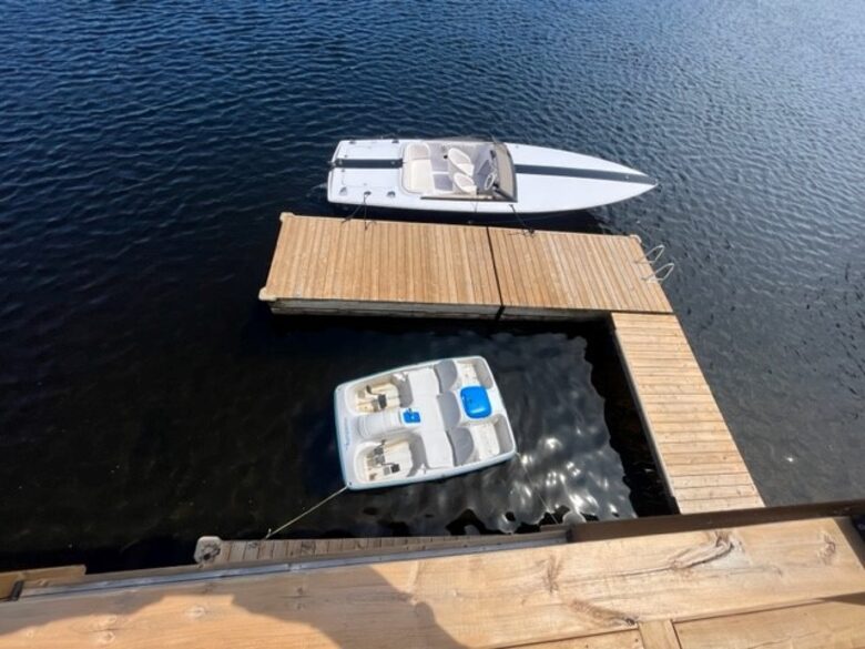 Kawartha Luxury Waterfront Home with Live-In Boathouse! - Fenelon Falls, Canada