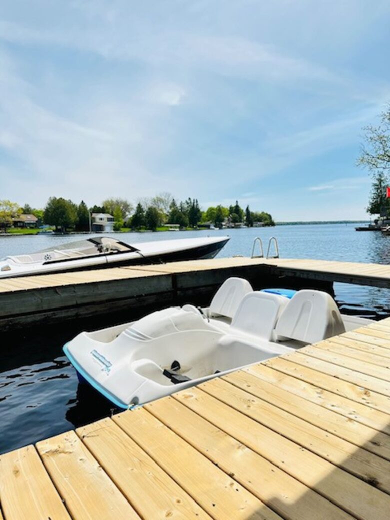 Kawartha Luxury Waterfront Home with Live-In Boathouse! - Fenelon Falls, Canada