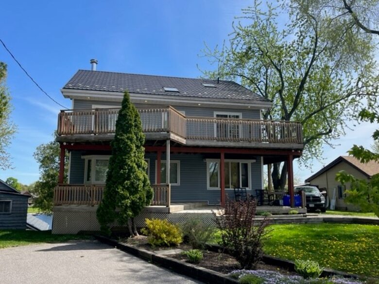 Kawartha Luxury Waterfront Home with Live-In Boathouse! - Fenelon Falls, Canada