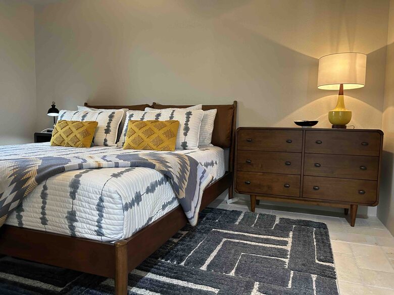 Completely Updated Villa | 1.2 miles from the Plaza! - Santa Fe, New Mexico