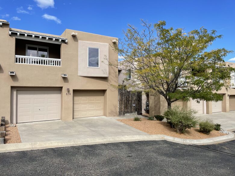 Completely Updated Villa | 1.2 miles from the Plaza! - Santa Fe, New Mexico