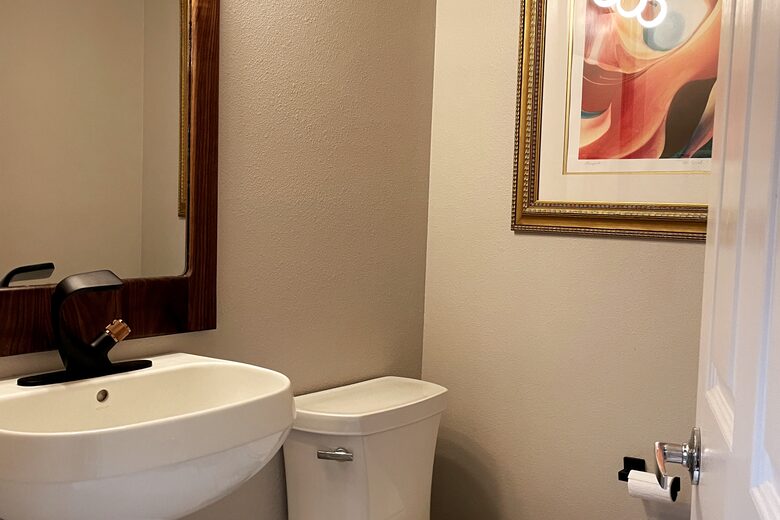 Completely Updated Villa | 1.2 miles from the Plaza! - Santa Fe, New Mexico