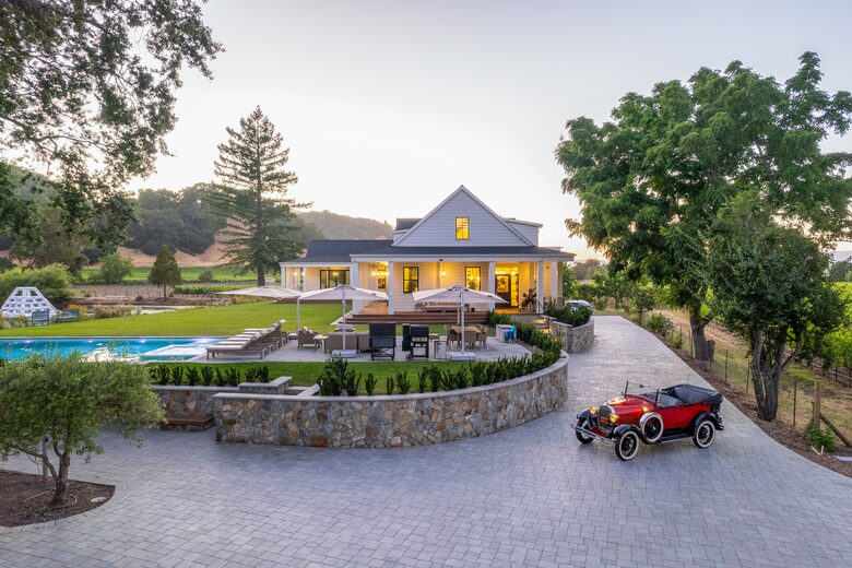 Luxury Napa Estate in the Heart of Wine Country - Napa, California