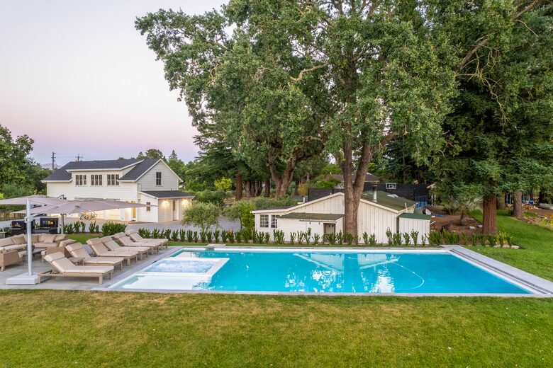 Luxury Napa Estate in the Heart of Wine Country - Napa, California