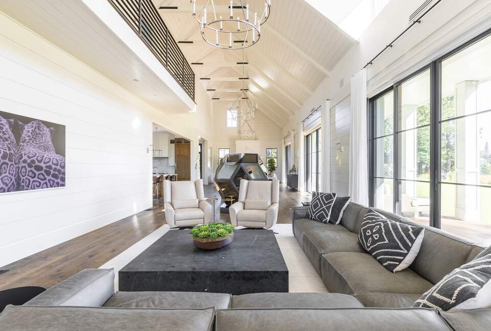 Luxury Napa Estate in the Heart of Wine Country - Napa, California