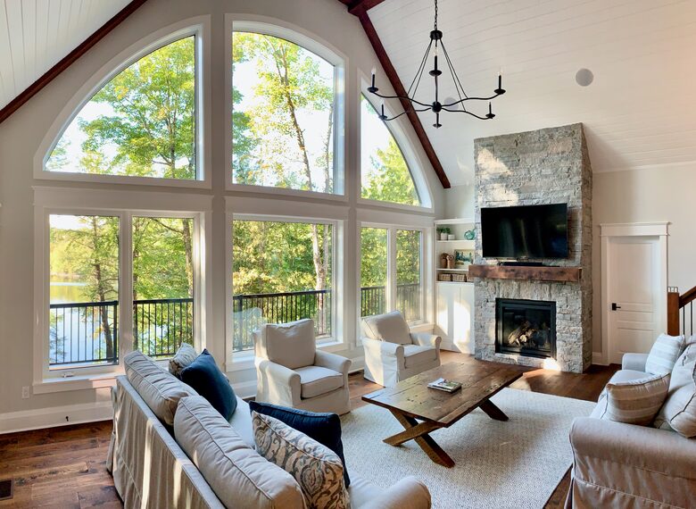 Luxury Drag Lake Cottage | With Hot Tub - Haliburton, Canada