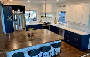 Luxury Drag Lake Cottage | With Hot Tub - Haliburton, Canada