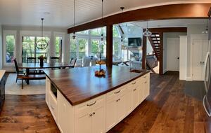 Luxury Drag Lake Cottage | With Hot Tub - Haliburton, Canada