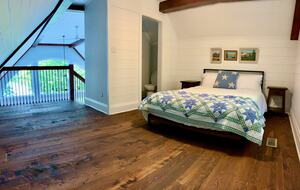 Luxury Drag Lake Cottage | With Hot Tub - Haliburton, Canada