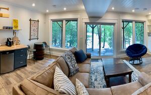 Luxury Drag Lake Cottage | With Hot Tub - Haliburton, Canada