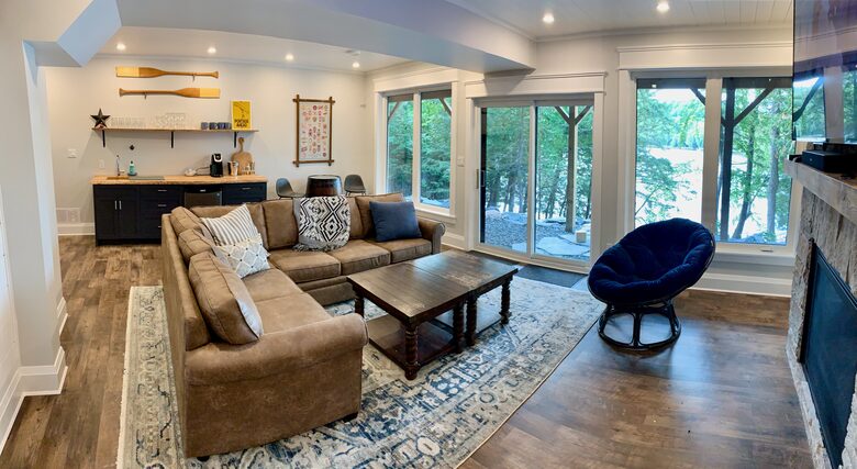 Luxury Drag Lake Cottage | With Hot Tub - Haliburton, Canada