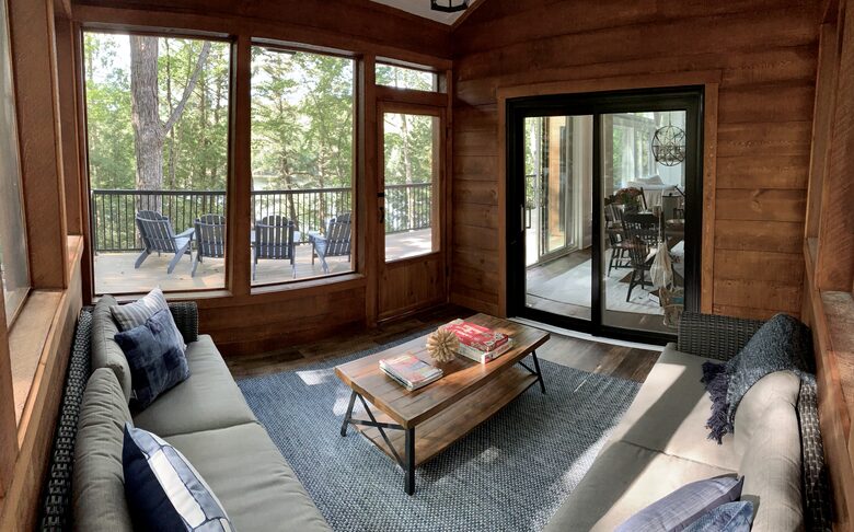 Luxury Drag Lake Cottage | With Hot Tub - Haliburton, Canada