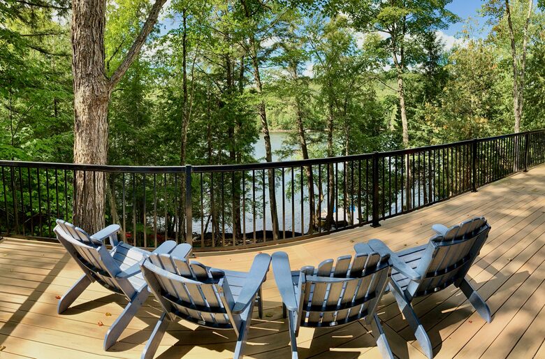 Luxury Drag Lake Cottage | With Hot Tub - Haliburton, Canada