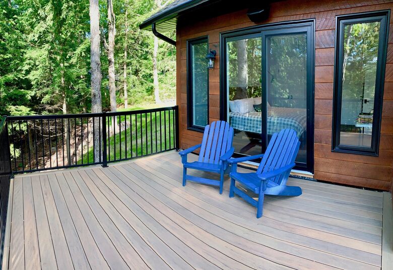 Luxury Drag Lake Cottage | With Hot Tub - Haliburton, Canada