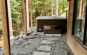 Luxury Drag Lake Cottage | With Hot Tub - Haliburton, Canada