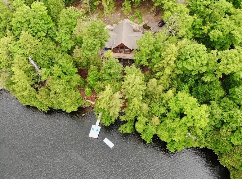 Luxury Drag Lake Cottage | With Hot Tub - Haliburton, Canada