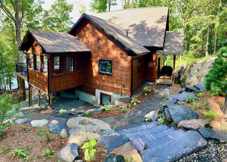 Luxury Drag Lake Cottage | With Hot Tub - Haliburton, Canada