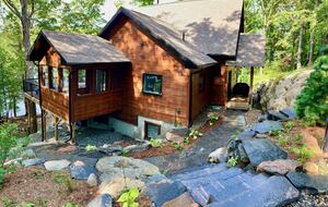 Luxury Drag Lake Cottage | With Hot Tub - Haliburton, Canada