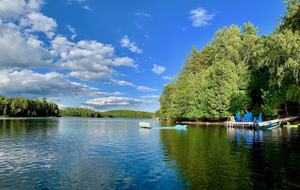 Luxury Drag Lake Cottage | With Hot Tub - Haliburton, Canada