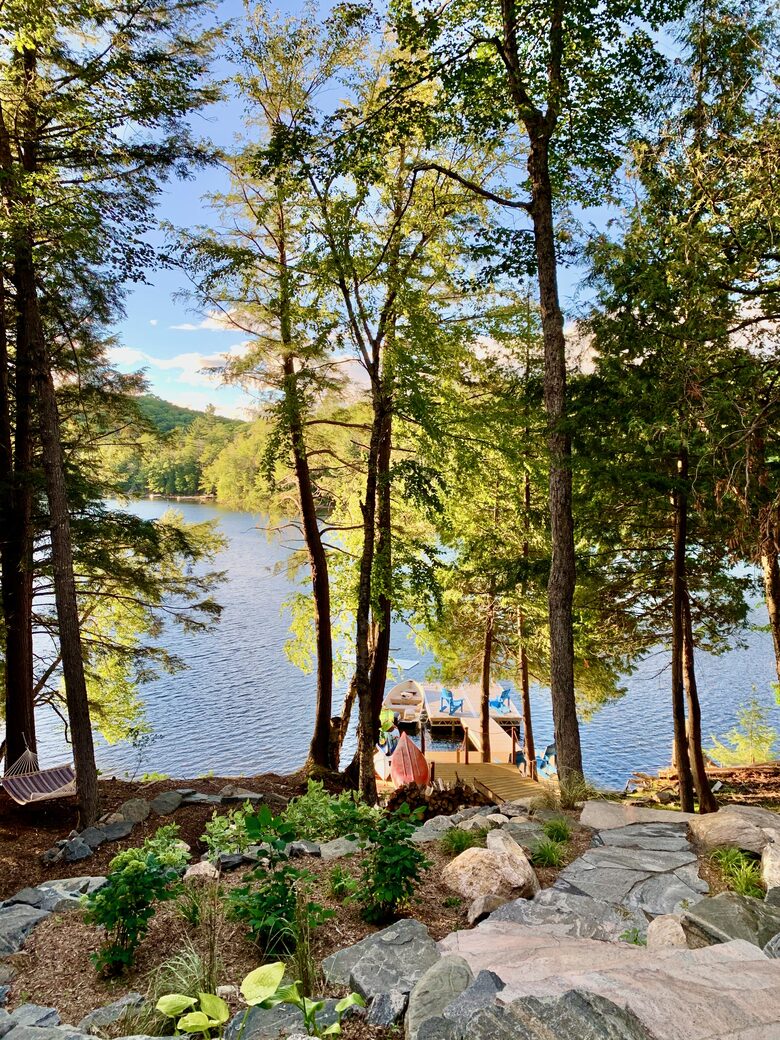 Luxury Drag Lake Cottage | With Hot Tub - Haliburton, Canada