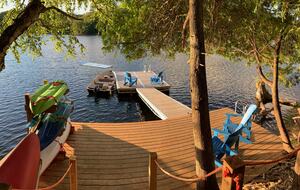 Luxury Drag Lake Cottage | With Hot Tub - Haliburton, Canada
