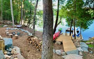 Luxury Drag Lake Cottage | With Hot Tub - Haliburton, Canada