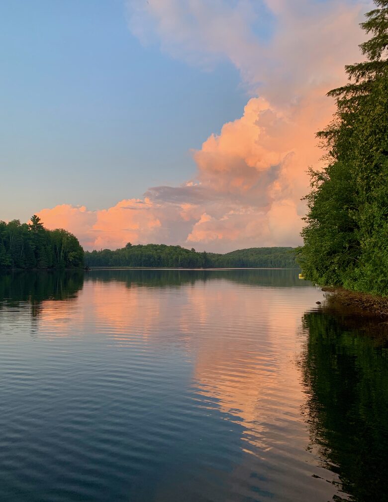 Luxury Drag Lake Cottage | With Hot Tub - Haliburton, Canada