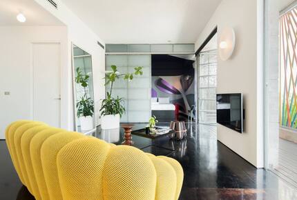 Stunning Sydney Potts Point Pad in Iconic 'Yellow House' - Sydney, Australia