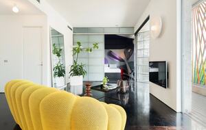 Stunning Sydney Potts Point Pad in Iconic 'Yellow House' - Sydney, Australia