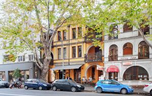Stunning Sydney Potts Point Pad in Iconic 'Yellow House' - Sydney, Australia