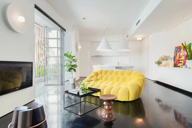 Stunning Sydney Potts Point Pad in Iconic 'Yellow House' - Sydney, Australia