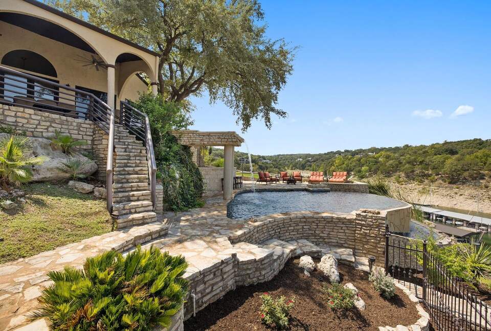 Lake Travis Vista - Lakeway, Texas