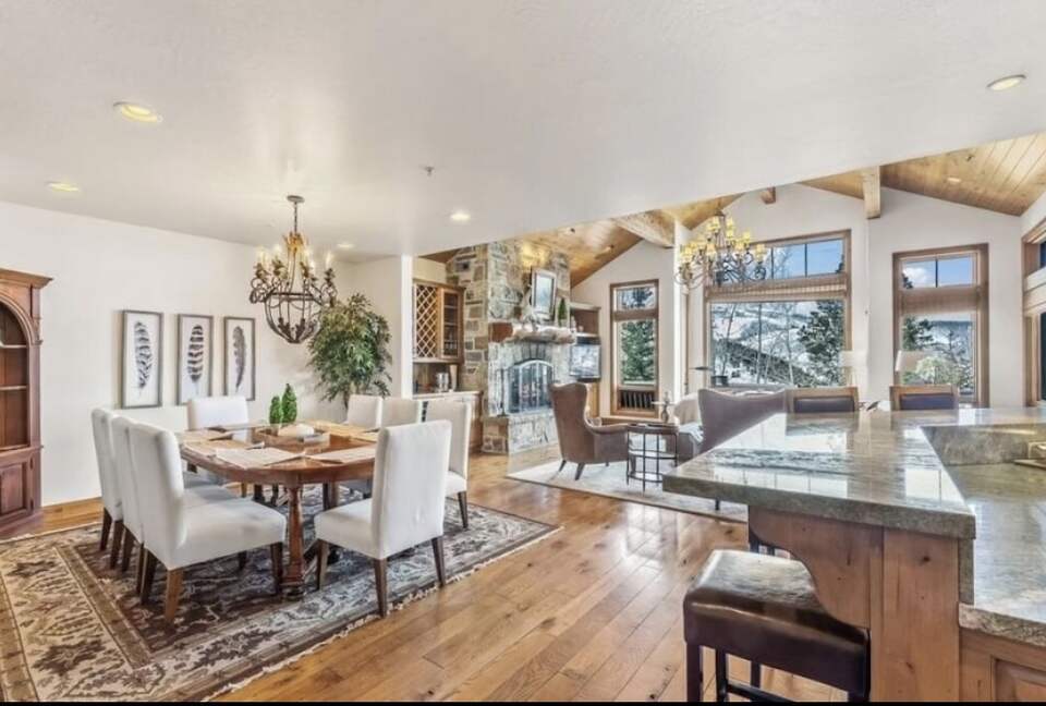 Luxury Deer Valley (mid-mountain) Ski-In/Ski-Out - Park City, Utah