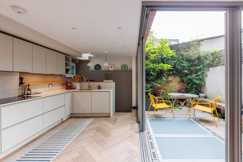 Holland Park Terraced House - London, United Kingdom