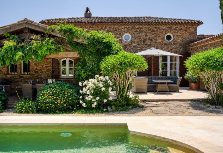 Provencal Stone House set in Vineyards - La Garde-Freinet, France