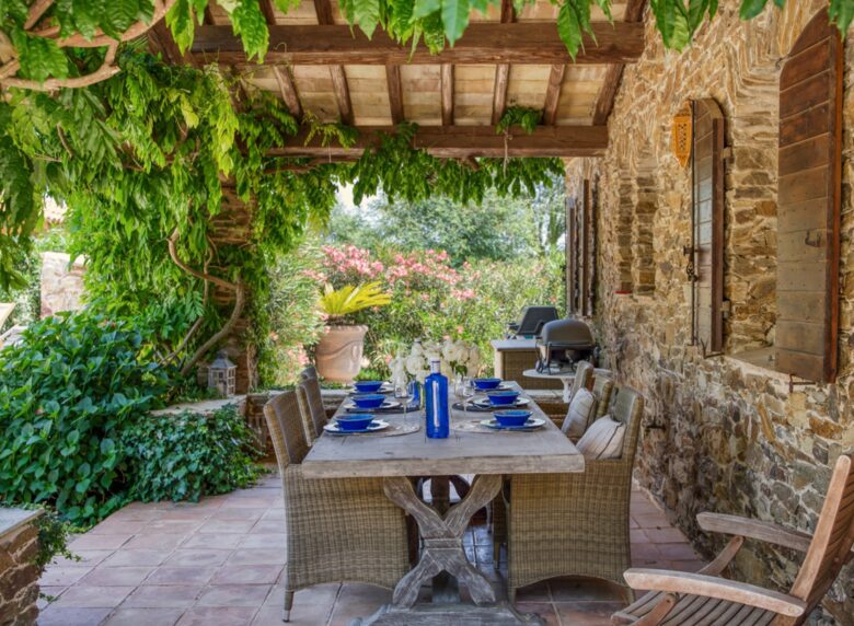 Provencal Stone House set in Vineyards - La Garde-Freinet, France