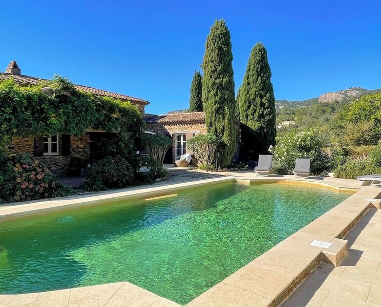 Provencal Stone House set in Vineyards - La Garde-Freinet, France